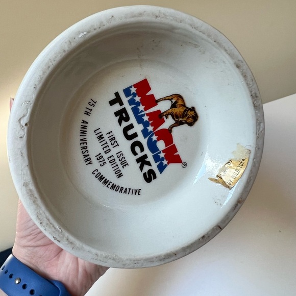 Mack Trucks Vintage Ceramic Wild Turkey Decanter with Gold Bulldog Topper - Picture 15 of 15